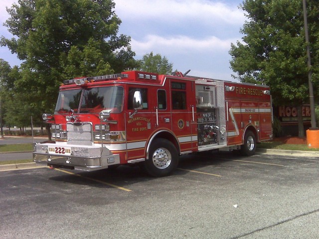 Rescue 222 Engine at Hooters in Waldorf